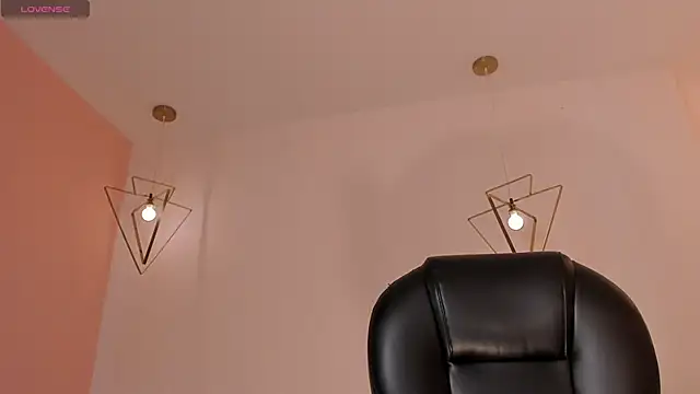 CorinneRusso online show from June 17, 8:32 pm