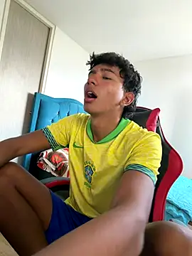 Leonarrrd 01 online show from November 29, 9:29 pm