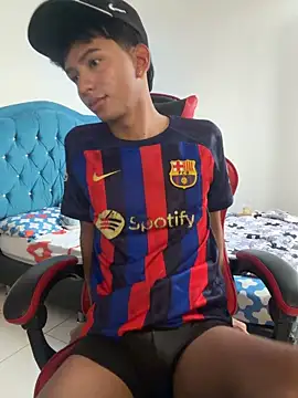 Leonarrrd 01 online show from December 19, 9:55 pm