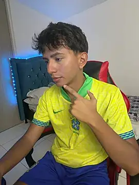 Leonarrrd 01 online show from March 2, 11:55 pm