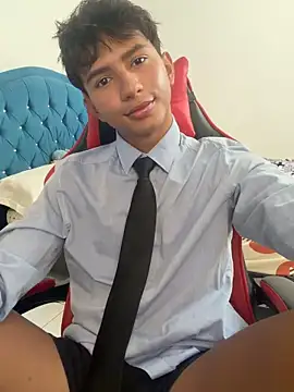 Leonarrrd 01 online show from March 5, 8:49 pm