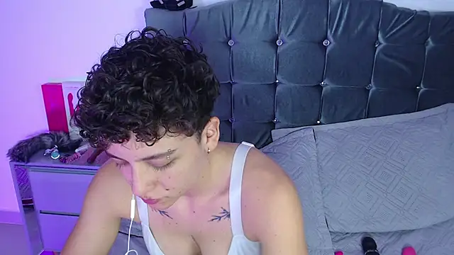 Antonella Cruz02 online show from June 22, 3:25 am