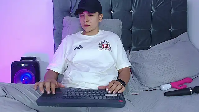 Antonella Cruz02 online show from July 29, 1:15 am