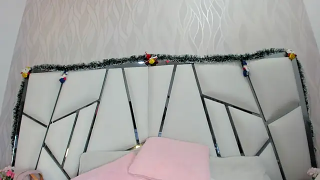  aurora18  online show from December 16, 3:11 am