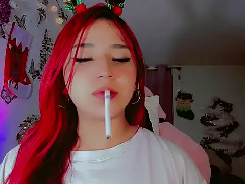 madisonx17 online show from December 16, 7:04 am