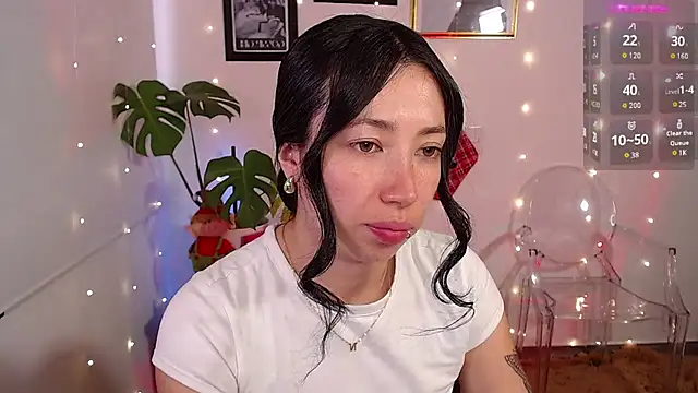 lilyy evanss online show from December 6, 9:57 pm