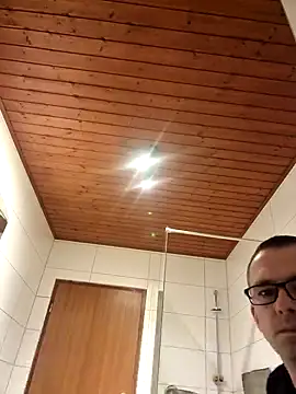 Snapshot of magicSeX4You chatting on February 2, 12:42 am magicSeX4You online show from February 2, 12:42 am