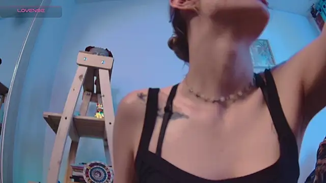 Lucy Princes online show from February 26, 5:20 am