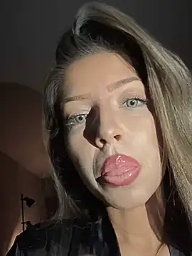 SonyaD  online show from March 18, 3:20 am