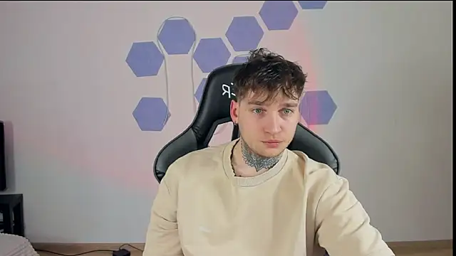 Chris Tyson online show from December 29, 3:11 am