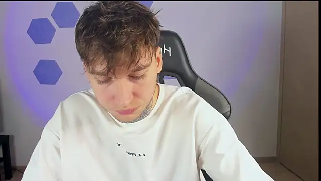 Chris Tyson online show from January 19, 4:22 am