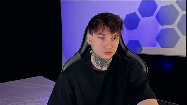 Chris Tyson online show from March 19, 1:21 am