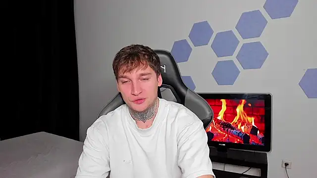 Chris Tyson online show from October 13, 4:07 pm