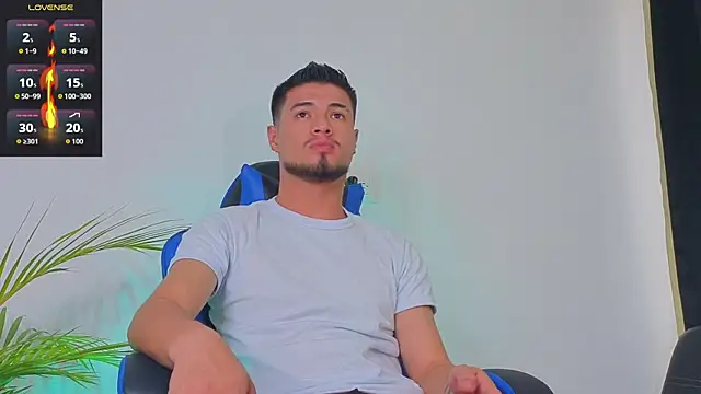 EdwardRoss  online show from October 13, 10:32 pm