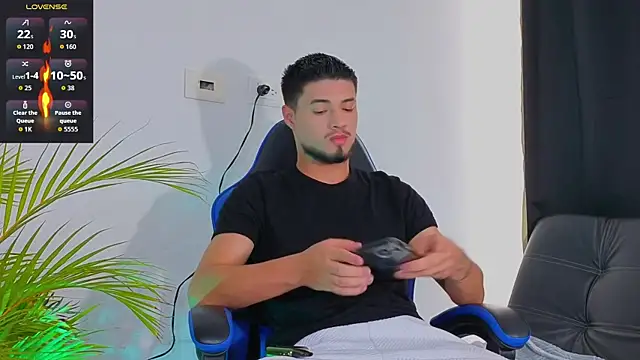 EdwardRoss  online show from November 10, 7:46 pm