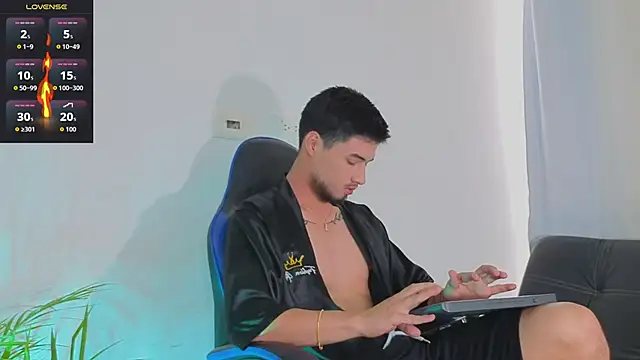 EdwardRoss  online show from February 21, 8:21 pm