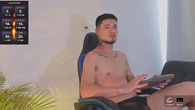 EdwardRoss  online show from April 18, 7:51 pm