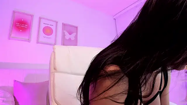 Snapshot of Steff_London chatting on January 29, 2:19 am Steff London online show from January 29, 2:19 am