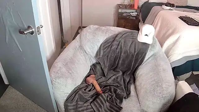 Snapshot of mistermouthy chatting on September 16, 1:28 am mistermouthy online show from September 16, 1:28 am