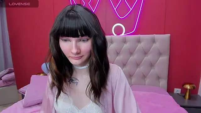 Lili flowerr online show from February 13, 1:37 pm