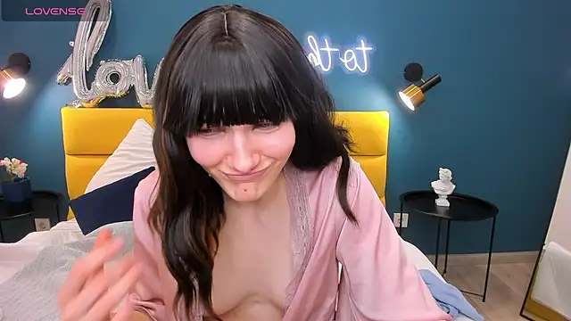 Lili flowerr online show from February 26, 9:53 am