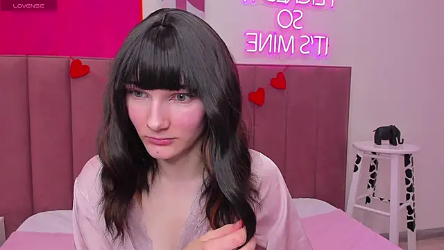 Lili flowerr online show from March 22, 10:06 am