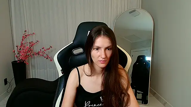 upssnowy online show from October 31, 3:18 am