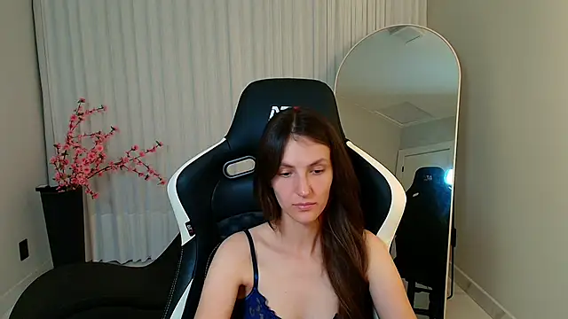 upssnowy online show from November 17, 10:26 pm