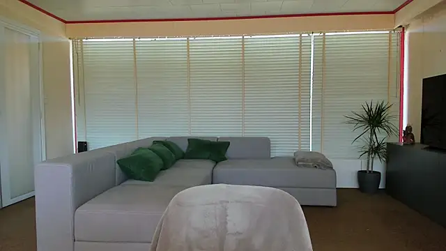 Snapshot of Sheandhim23 chatting on March 20, 10:32 am Sheandhim23 online show from March 20, 10:32 am