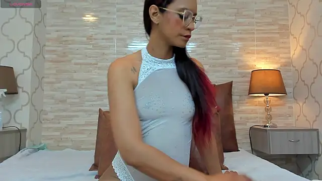 Snapshot of ZoeSmitth chatting on December 12, 11:50 am ZoeSmitth online show from December 12, 11:50 am