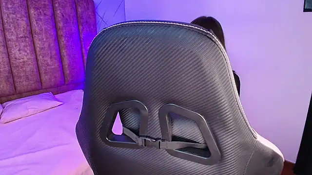 Fluffy Bubble21 online show from November 30, 4:27 am