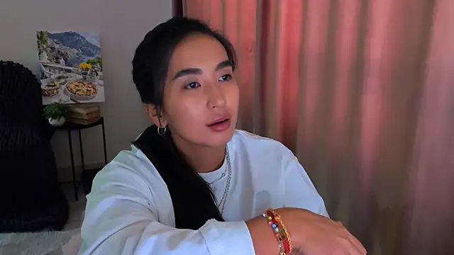 Snapshot of worldofkim chatting on March 14, 7:26 am worldofkim online show from March 14, 7:26 am