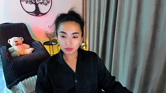 worldofkim online show from November 20, 1:22 pm