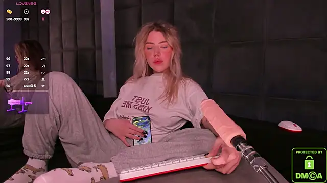 NateHalll online show from March 19, 8:34 am