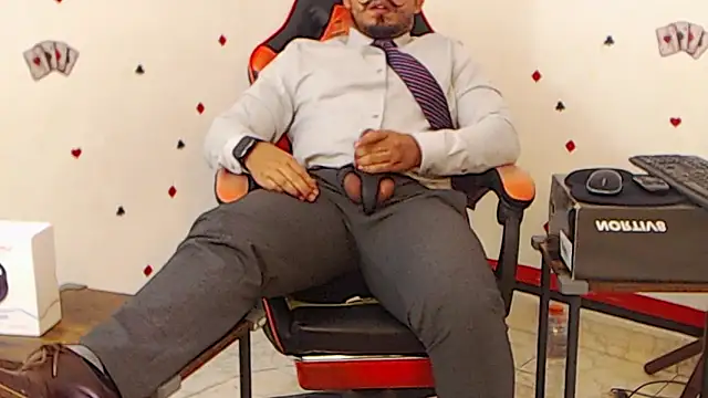 Snapshot of KalethBigDick chatting on January 15, 4:32 pm KalethBigDick online show from January 15, 4:32 pm