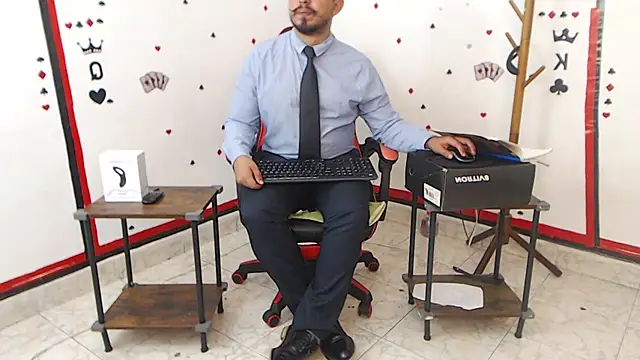 Snapshot of KalethBigDick chatting on January 18, 6:24 am KalethBigDick online show from January 18, 6:24 am