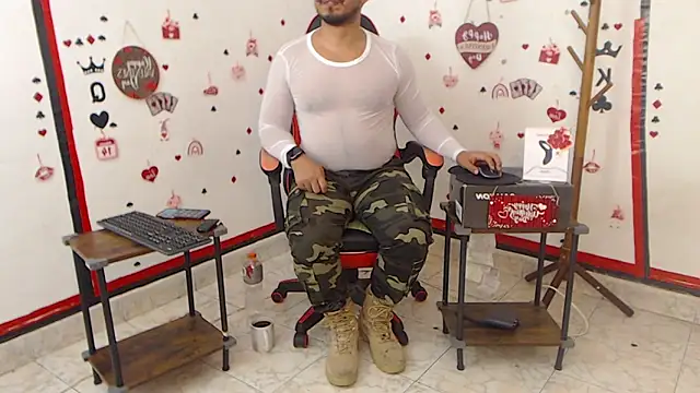 Snapshot of KalethBigDick chatting on February 28, 10:17 pm KalethBigDick online show from February 28, 10:17 pm