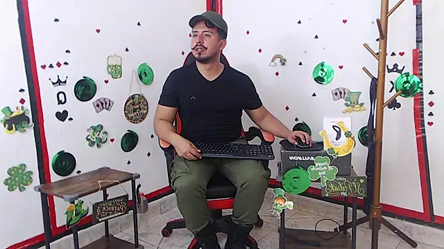 Snapshot of KalethBigDick chatting on March 17, 2:19 am KalethBigDick online show from March 17, 2:19 am