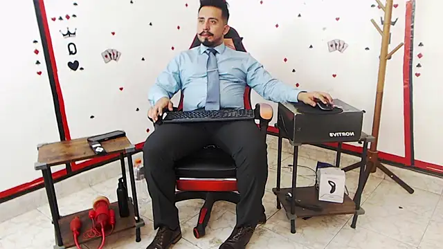 Snapshot of KalethBigDick chatting on September 15, 3:39 am KalethBigDick online show from September 15, 3:39 am