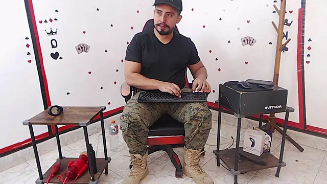 Snapshot of KalethBigDick chatting on September 19, 11:05 pm KalethBigDick online show from September 19, 11:05 pm