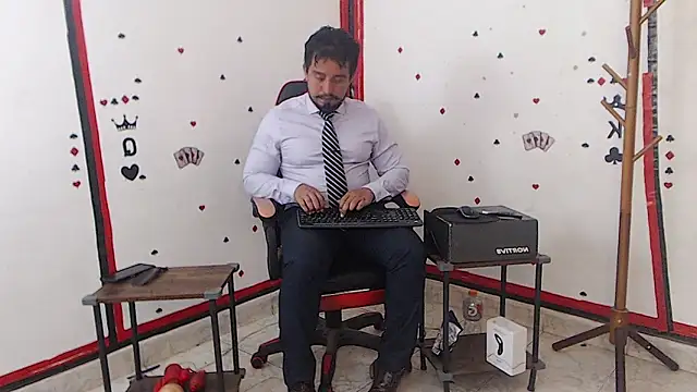 Snapshot of KalethBigDick chatting on October 19, 8:31 pm KalethBigDick online show from October 19, 8:31 pm