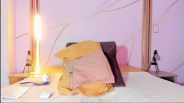 CheryHandsome online show from March 3, 8:00 pm