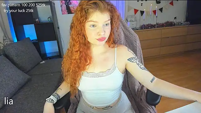 Snapshot of lil_lia chatting on January 16, 1:36 pm lil lia online show from January 16, 1:36 pm