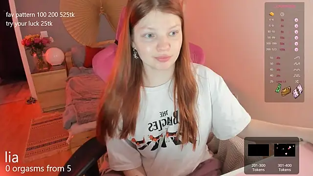 Snapshot of lil_lia chatting on March 10, 12:15 pm lil lia online show from March 10, 12:15 pm