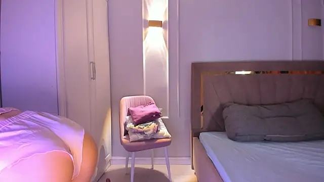 heemia online show from March 29, 2:22 am