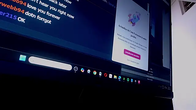 Snapshot of Antonywebb94 chatting on March 12, 9:35 pm Antonywebb94 online show from March 12, 9:35 pm