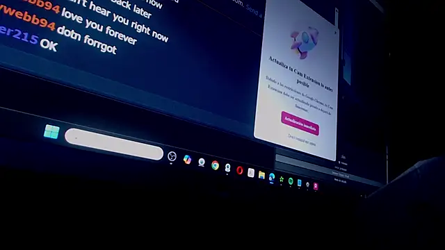 Snapshot of Antonywebb94 chatting on March 13, 12:37 am Antonywebb94 online show from March 13, 12:37 am