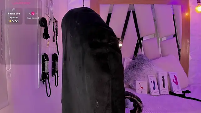 ary cooper  online show from March 4, 6:29 pm