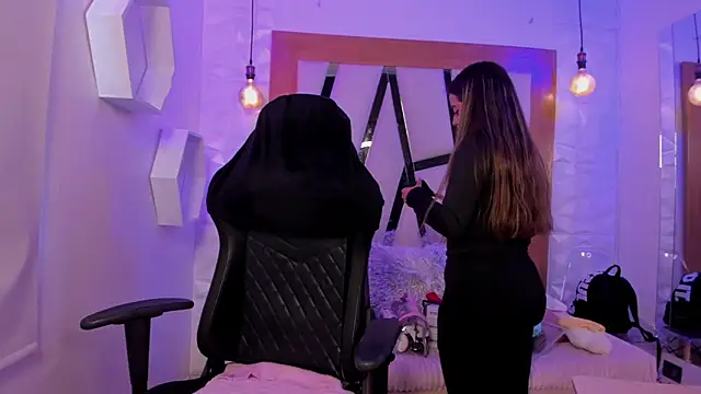 ary cooper  online show from September 24, 12:30 pm