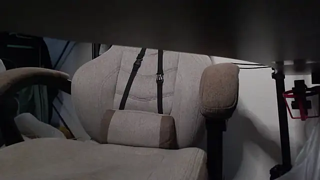 Snapshot of tenta1130 chatting on April 8, 1:16 am tenta1130 online show from April 8, 1:16 am